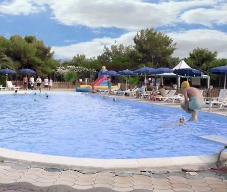Vela Club Hotel & Appartamenti Роді-Гарганіко Екстер'єр фото